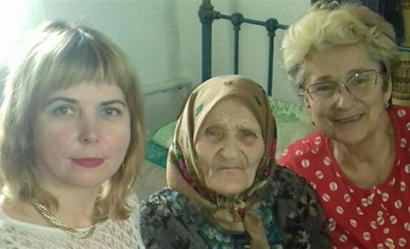 Як у Черепашинцях вітали найстарших жінок громади із 8 Березня