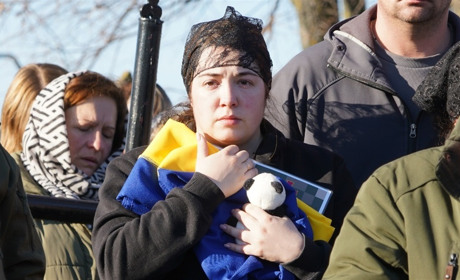 З фронту на щиті: сатанівчани попрощалися з полеглим 39-річним Віталієм Александровим