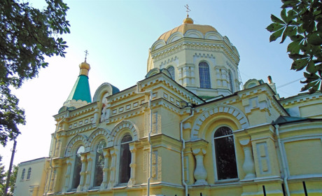 Регентка Хорошівського храму Олена Павлова зібрала історії місцевих сільських храмів в одній книзі