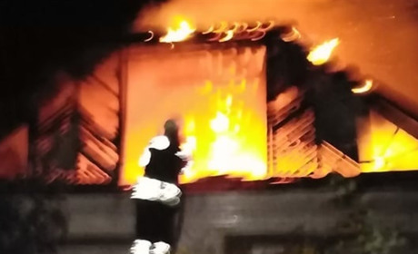 У Старокостянтинові блискавка влучила у житловий будинок