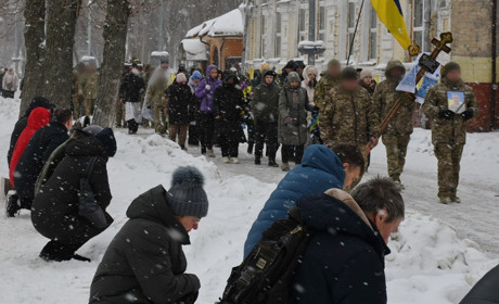 У Ніжині провели в останню путь загиблого воїна Олексія Богданова