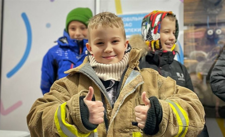 «Мобільний клас безпеки» вперше приїхав до дітей на Глухівщину. Що розповідали?