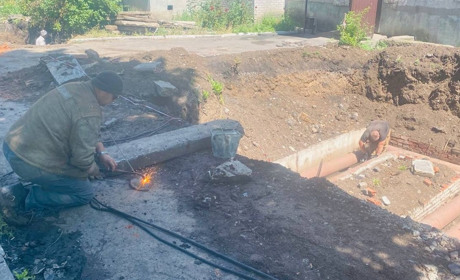 У Покровську міняють теплові мережі, щоб вчасно розпочати новий опалювальний сезон
