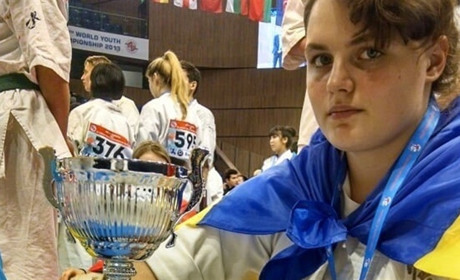 Нижньосірогозька юніорка виборола бронзу на Першості світу з кіокушинкай карате (фото)