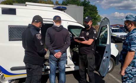 Поліція Донеччини затримала чоловіка, який перебував у міжнародному розшуку за вбивство