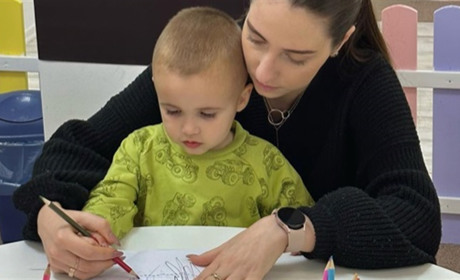 Більше не потрібно носити дітей в укриття на руках, переселенка відкрила підземний центр розвитку