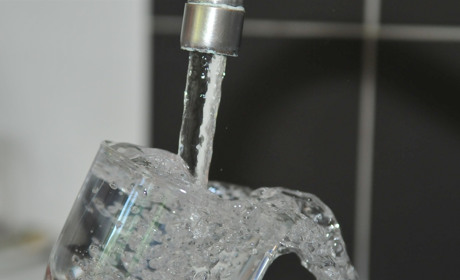 Ліквідували порив водогону на Конституції і вже подали сватівчанам воду