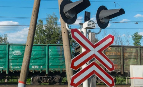 Про тимчасове закриття залізничного переїзду