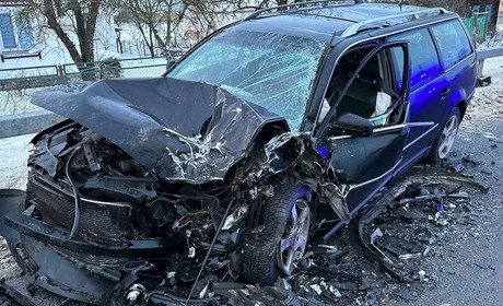 Аварія в Сарненському районі: водій виїхав на зустрічну смугу й потрапив у реанімацію