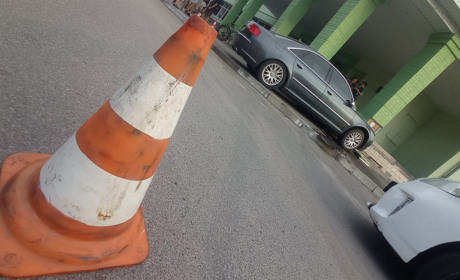 Аварія в Мені: автівка в'їхала в будинок культури