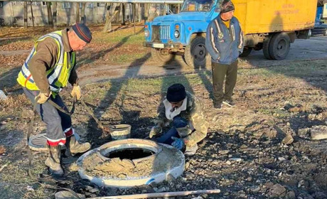 У Лозовій завершують ліквідовувати наслідки обвалу колектора. Відкрили проїзд по Слобожанській