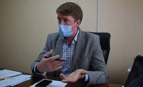 Ремонт доріг, безпечне місто та стерилізація собак: перша пресконференція начальника управління ЖКГ