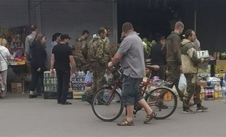 У Новій Каховці російських солдат примушують жити в землянках