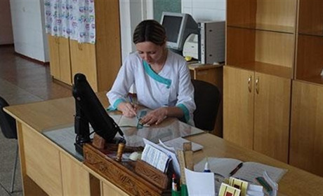 Медсестрам - гідну оплату праці 