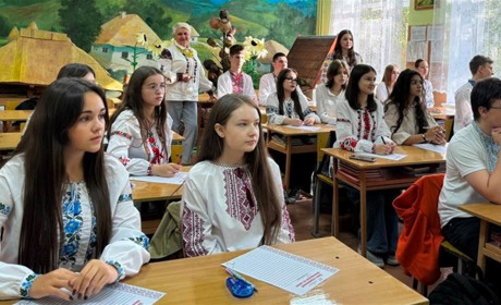 Всеукраїнський радіодиктант єдності: коли писатимемо, хто створить і прочитає текст