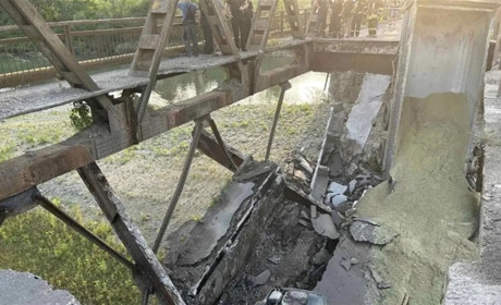 Окупанти в логістичному тупику: обвалився стратегічний міст до Криму (фото)