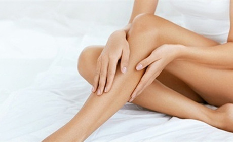 Який з методів видалення волосся на обличчі і тілі найкомфортніший