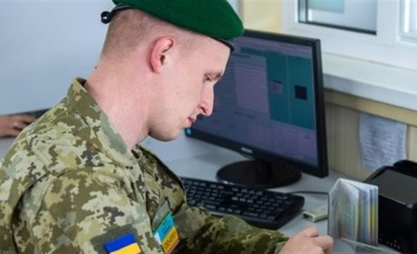 У пункті "Маяки-Паланка-Удобне" не впустили акторку, яка озвучувала Фіксиків: незаконно була в Криму
