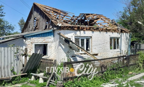 Як виглядає селище Есмань після масованого обстрілу: знищено сім будинків, поранено людину (ФОТО)