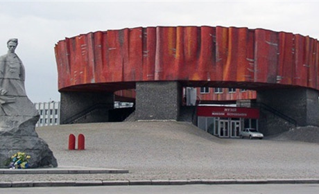 У Мінкульті не вважають монумент Островському в Шепетівці пам’яткою