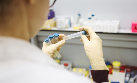 За минулу добу в Україні захворіло на COVID-19 848 людей. На Луганщині підтверджено новий випадок