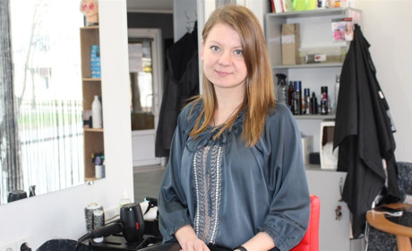 «Работая парикмахером, бываю в роли слушателя, психолога и подружки» - рассказывает Алена Скрипка