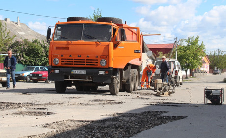 Коли у Городку відремонтують дороги? 10 незручних запитань чиновнику