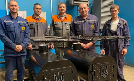 У майстернях енергоремонтного підрозділу ХАЕС виготовляють патріотичні "буржуйки" для ЗСУ