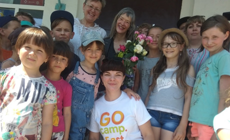 В Комишувасі стартував мовний табір GoCamp за участю волонтерки з США
