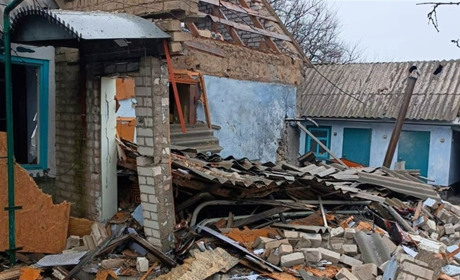 На Херсонщині через ворожі обстріли пошкоджена багатоповерхівка та приватні будинки