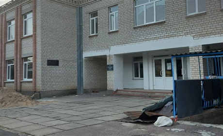 Школа буде кращою, аніж до руйнації. Як відновлюють Велику Олександрівку після буревію