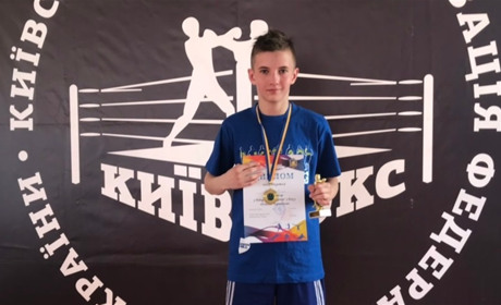 Новоград-волинський боксер знову став чемпіоном