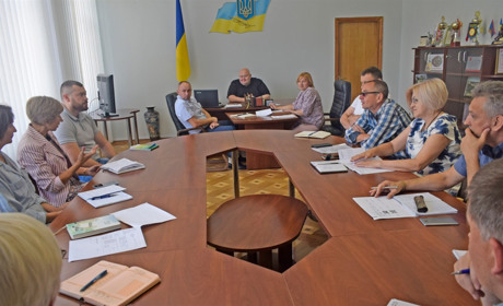 Показові виступи в басейні та відкриття оновленої площі: як Жмеринка святкуватиме свої іменини