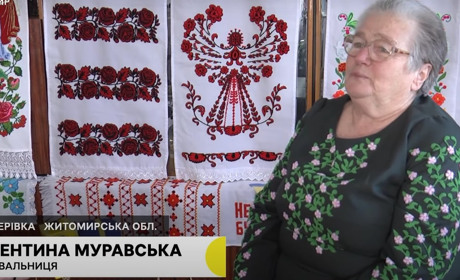 Пенсіонерка зі Звягельщини Валентина Муравська вишиває рушники та одяг і допомагає ЗСУ