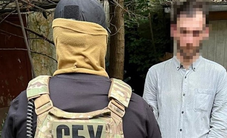 В Одесі затримали двох чоловіків за підпал автомобіля військового на замовлення спецслужб рф