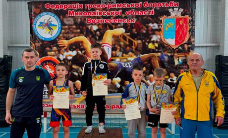 Южноукраїнські борці на відкритому чемпіонаті міста Вознесенська здобули золото, срібло та бронзу