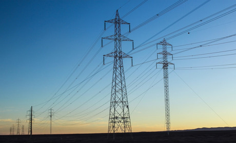 Через шквальний вітер на Сватівщині без світла залишилися сім населених пунктів