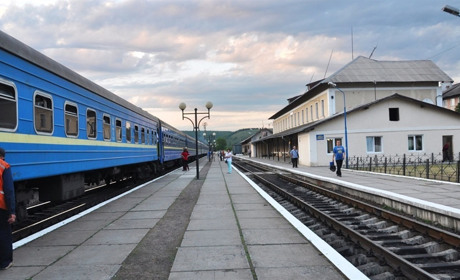 Київський потяг, що курсує через Чортків, змінює графік руху і доїжджатиме тепер до Ясіня