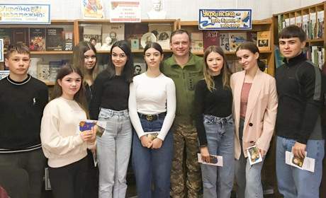У Переяславі Шевченкову "Тарасову ніч" читали разом із військовиком артбригади імені Тараса Трясила