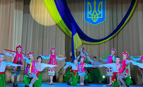 «Я хочу жити без війни». Відбувся концерт зразкового танцювального колективу «Вікторія»