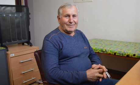 «Лікар згорає сам, щоб сяяти для інших». Травматолог з Переяслава вже 40 років ставить людей на ноги