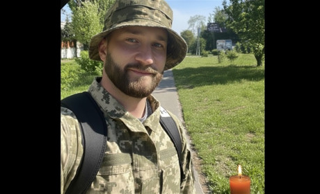 Ніжинська громада втратила мужнього воїна Романа Дорошенка