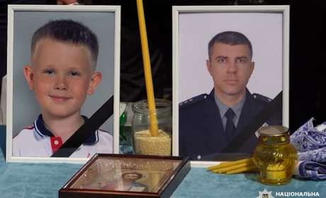 Навіки разом у небесах: в останню путь провели загиблих Романа Бабенка та його сина Дмитрика