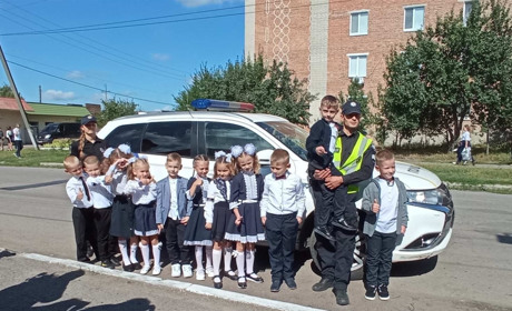 Увага! Діти на дорозі: Білопільські патрульні закликають бути уважними на проїжджій частині