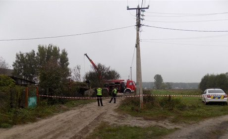 На Солов’євській обвалився погріб. Під завалами рятувальники шукали людей