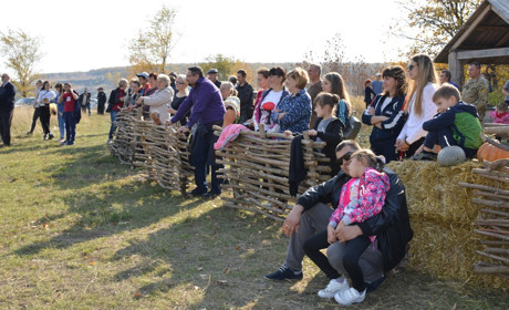 Як сватівчани відзначали потрійне свято: День захисника України, Покрову та День козацтва 
