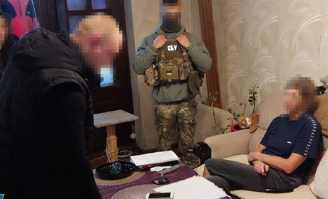 СБУ викрила двох громадян, які шукали ППО та фотографували наслідки прильотів по Києву та Черкасах