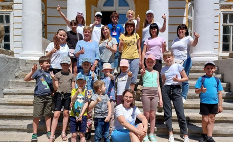 "Якщо людина просить - треба дати і дякувати Богові, що просить вона, а не ти"