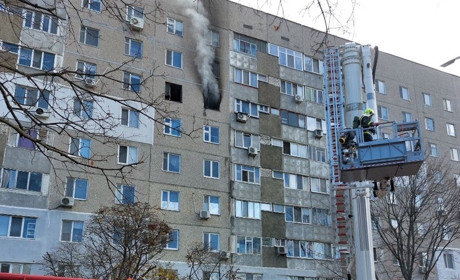 Пожежа на сьомому поверсі в Південноукраїнську: евакуація, вибухи і постраждалі
