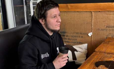 «Ми адаптувалися до всього»: історія морпіха про оборону Маріуполя, полон та силу колективу